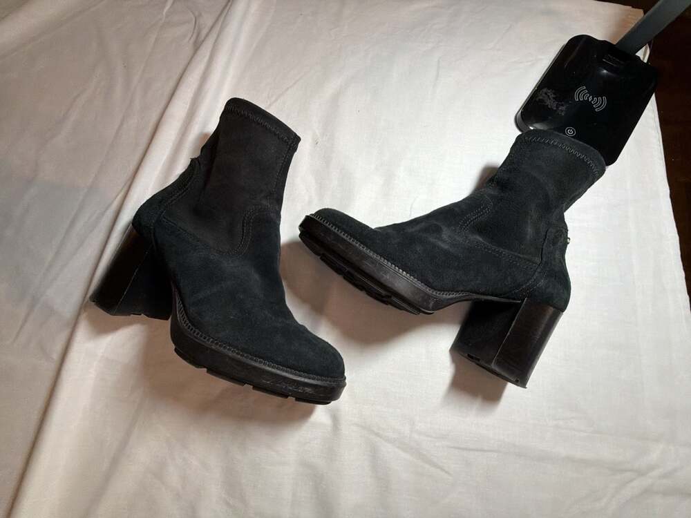 Aquatalia Black Suede Block Heel Ankle Boots Size 7M
